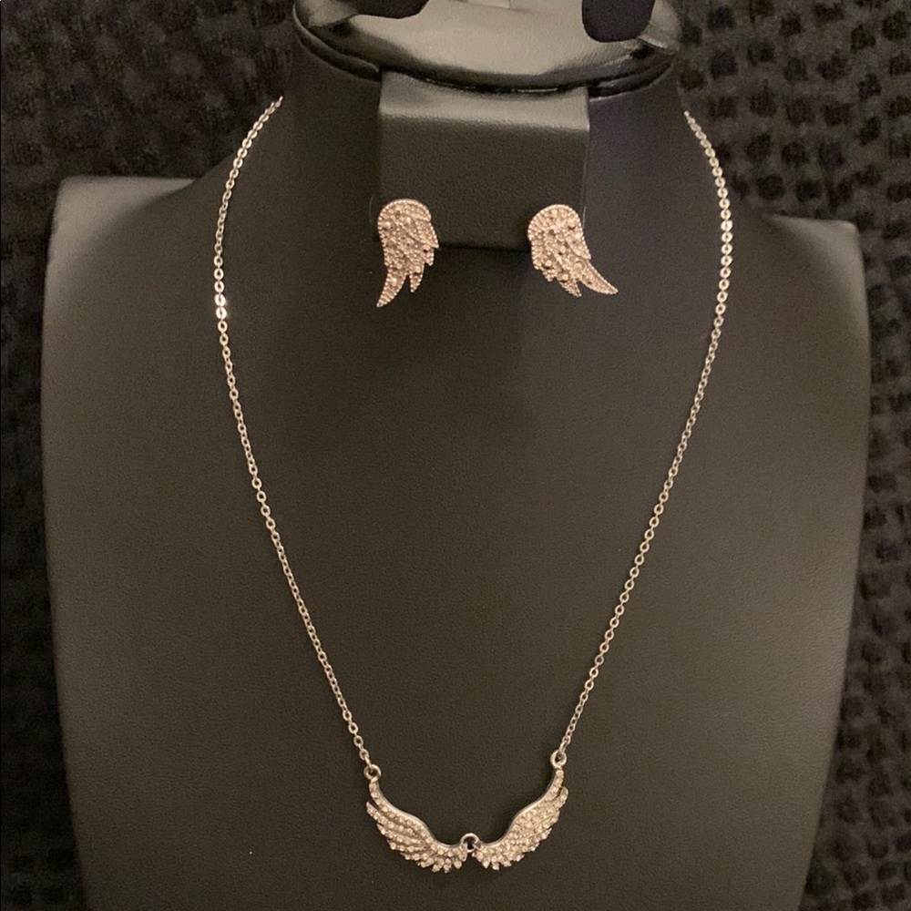 Elegant Silver Wing Necklace and Earring Set